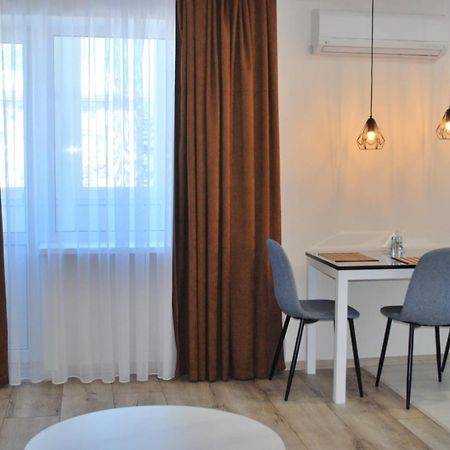 Apartment At Kirova Dnipro Exterior foto